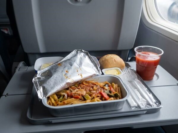 Temat: Prawdziwa cena „All Inclusive” w Turcji i Egipcie – mechanizmy cięcia kosztów w masowej turystyce.