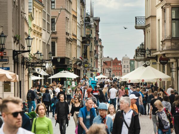 Dlaczego niektóre miasta wydają się znacznie droższe dla turystów niż dla mieszkańców?