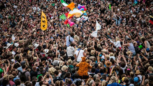 Dlaczego największym problemem festiwali masowych często nie jest sama liczba uczestników?